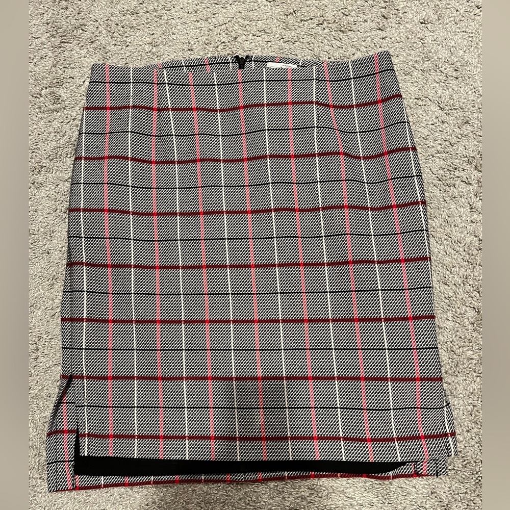 Pink and black plaid Halogen wool pencil skirt. Size 14